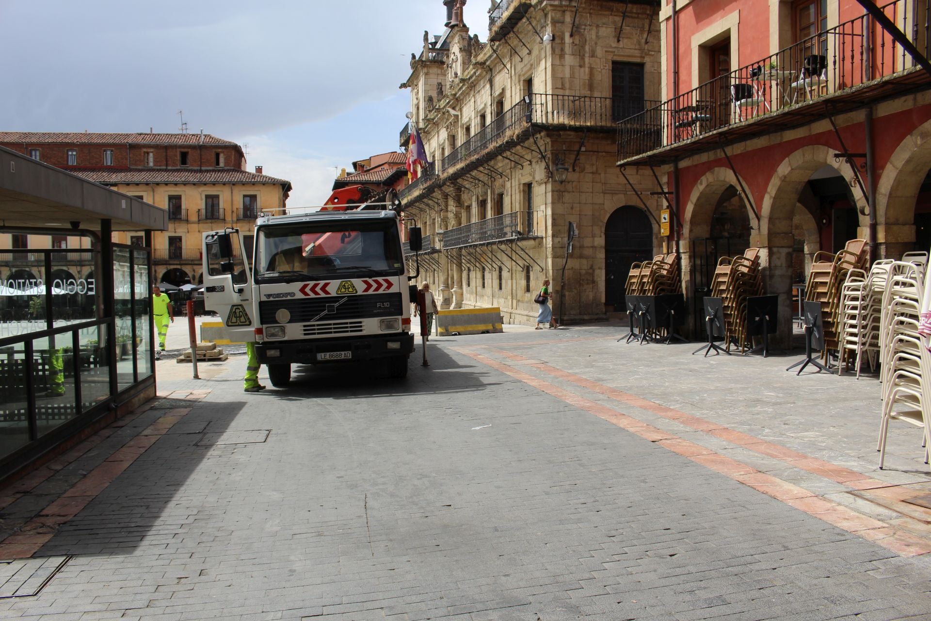Así está la plaza Mayor de León antes de fiestas