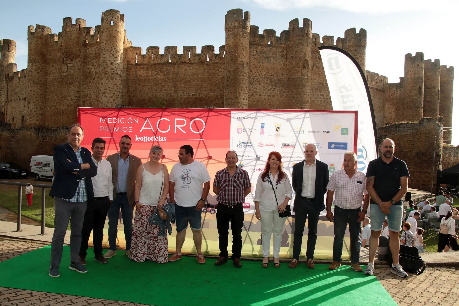 Valentín Martínez, Víctor Díez, Emilio Martínez, Sonia Castro, Alberto Fuertes, Jose Luis López, Isabel Riquelme y Pablo Linares. (UCOGAL, La Alcancía y Alimentos de Calidad del Bierzo)