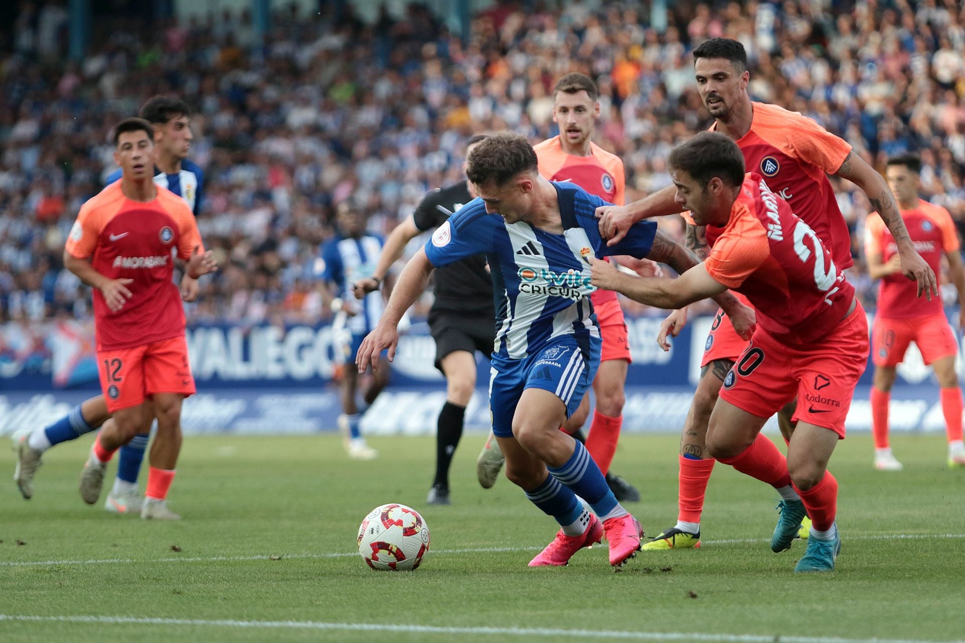 Las imágenes del cruel desenlace de la Deportiva ante el Andorra
