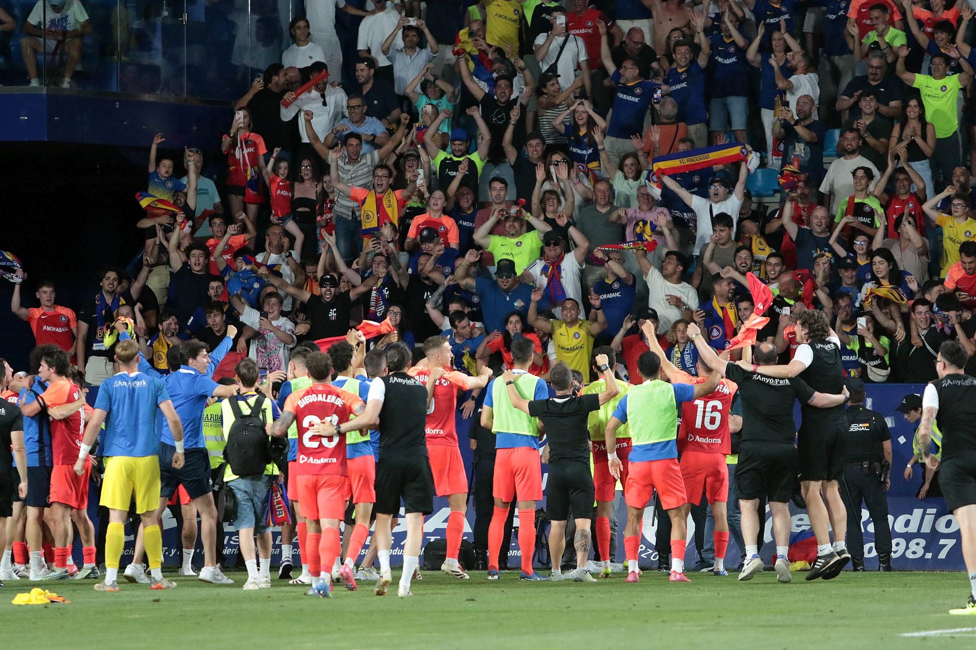 Las imágenes del cruel desenlace de la Deportiva ante el Andorra