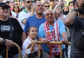 Aficionados de la Cultural durante el pregón