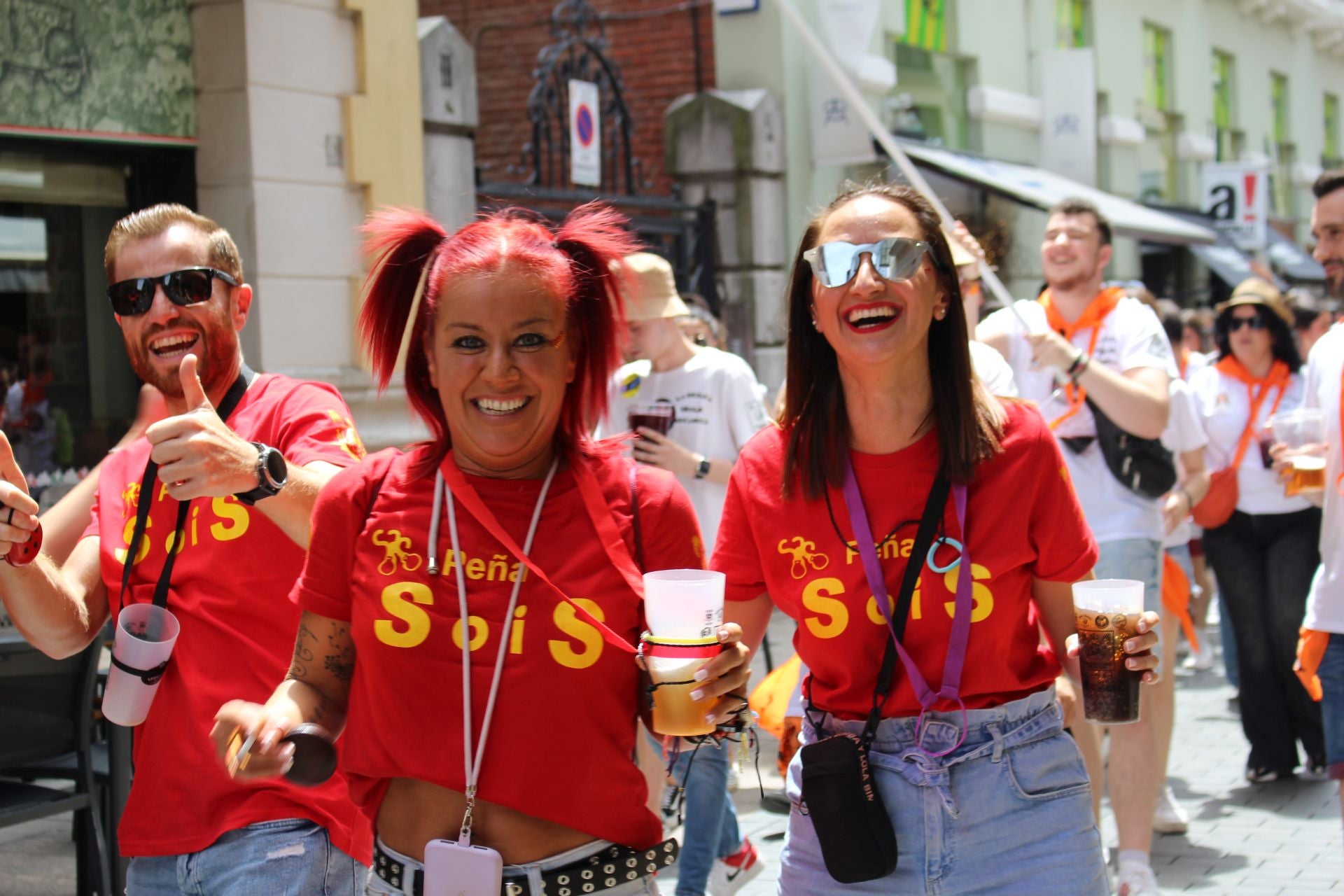 Las imágenes del desfile de peñas en León