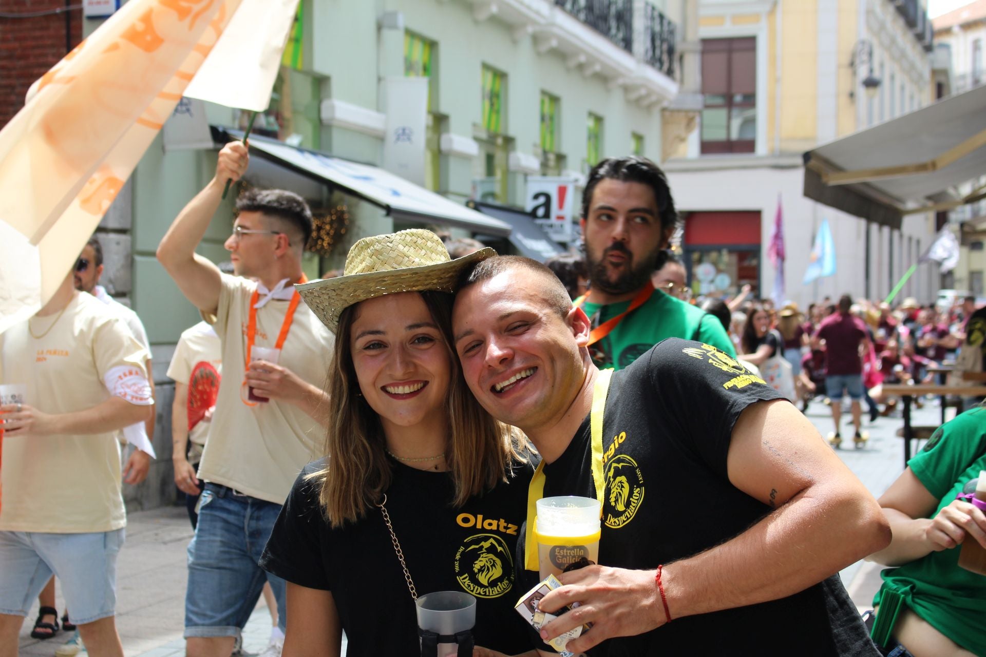 Las imágenes del desfile de peñas en León