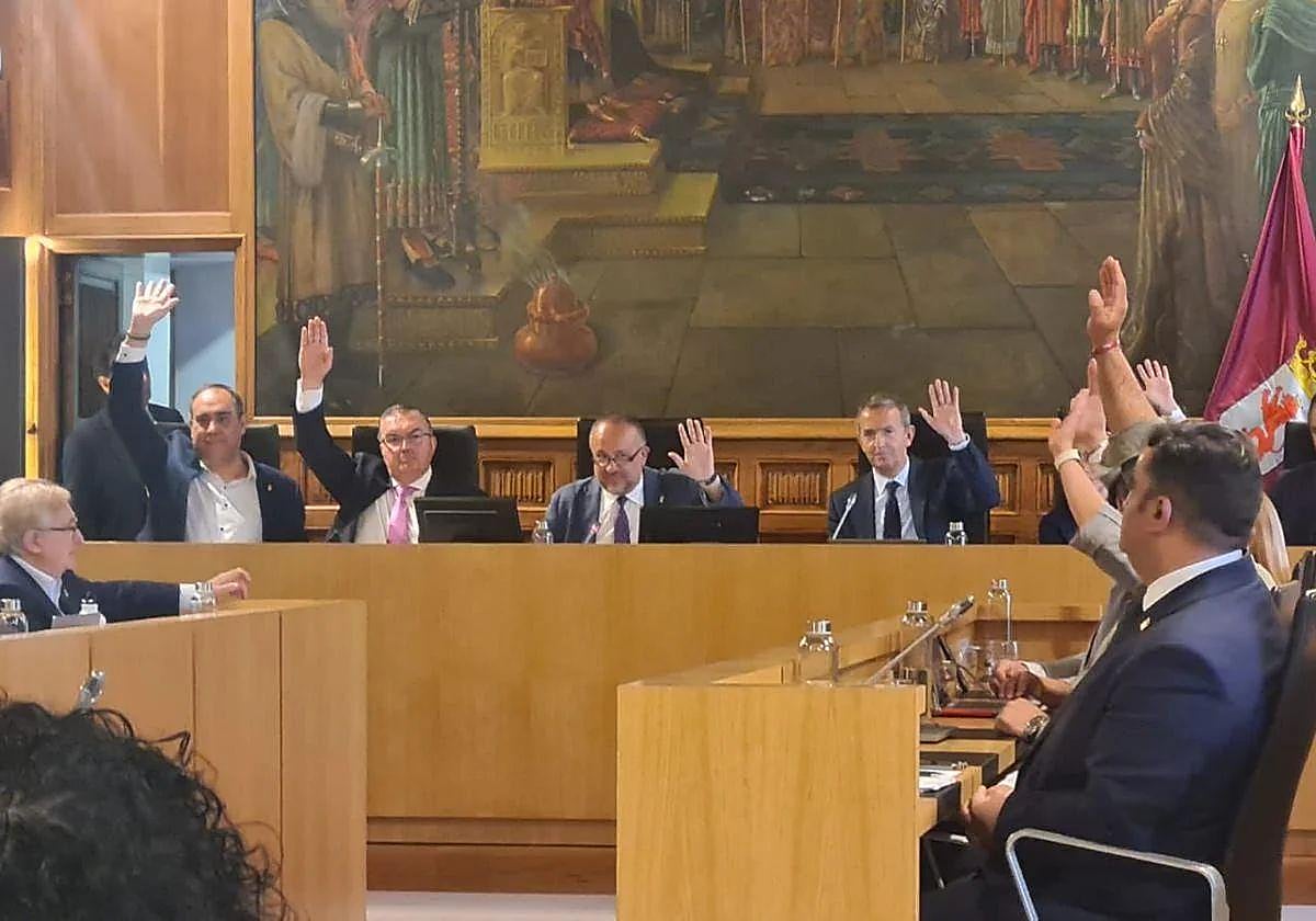 Debate sobre la moción autonomista para León.