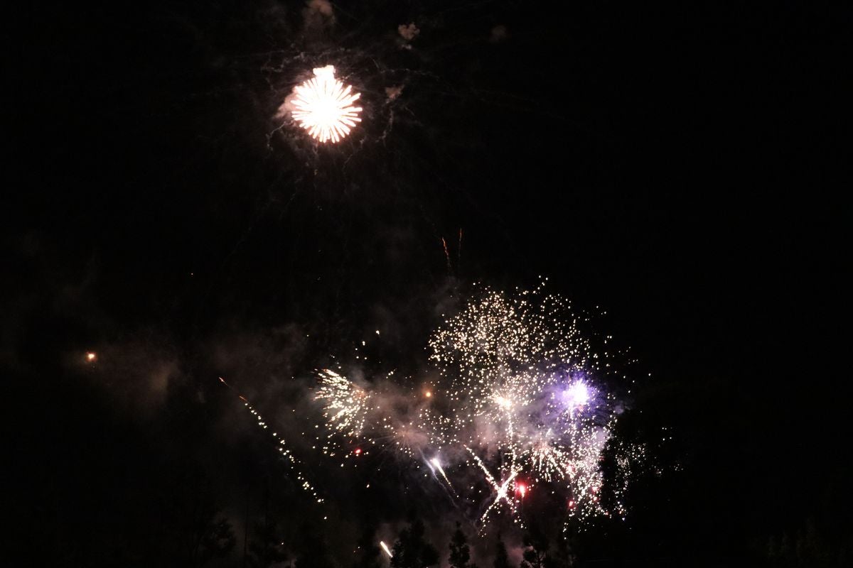Las mejores imágenes de los fuegos artificiales de la noche de San Juan