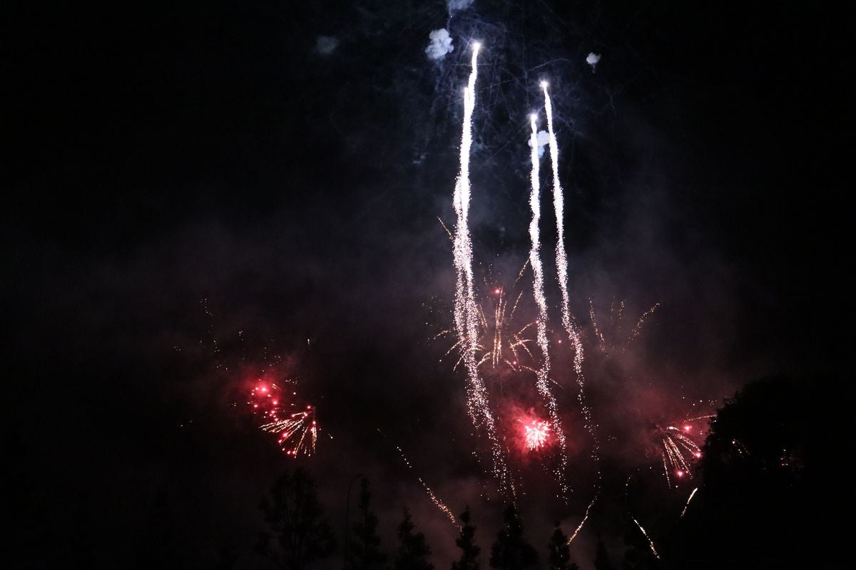 Las mejores imágenes de los fuegos artificiales de la noche de San Juan