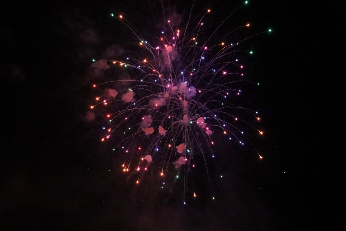Las mejores imágenes de los fuegos artificiales de la noche de San Juan