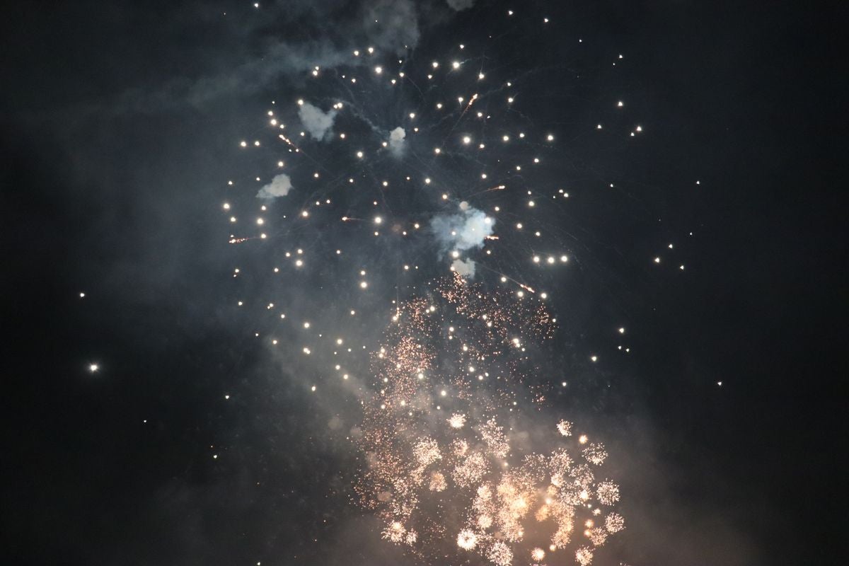 Las mejores imágenes de los fuegos artificiales de la noche de San Juan
