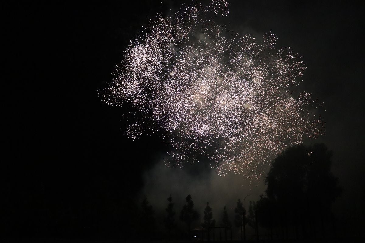 Las mejores imágenes de los fuegos artificiales de la noche de San Juan
