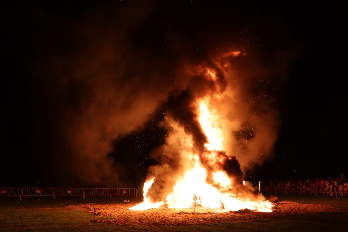 Las mejores imágenes de la hoguera de San Juan en León