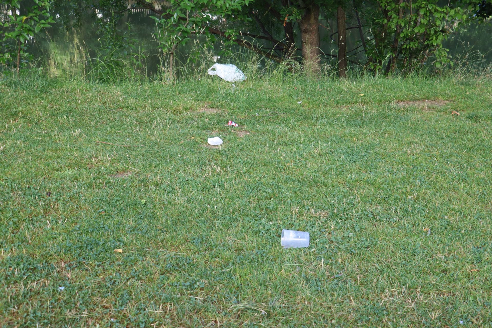 Las imágenes de la resaca de la noche de San Juan