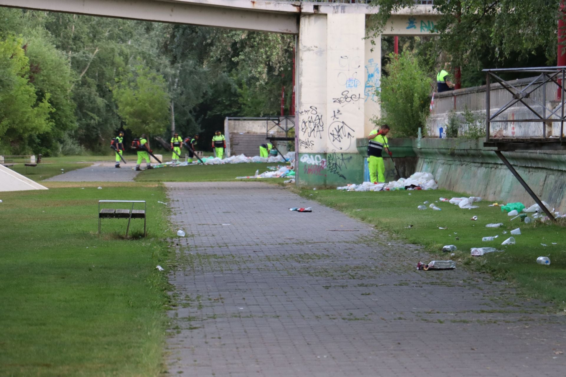 Las imágenes de la resaca de la noche de San Juan