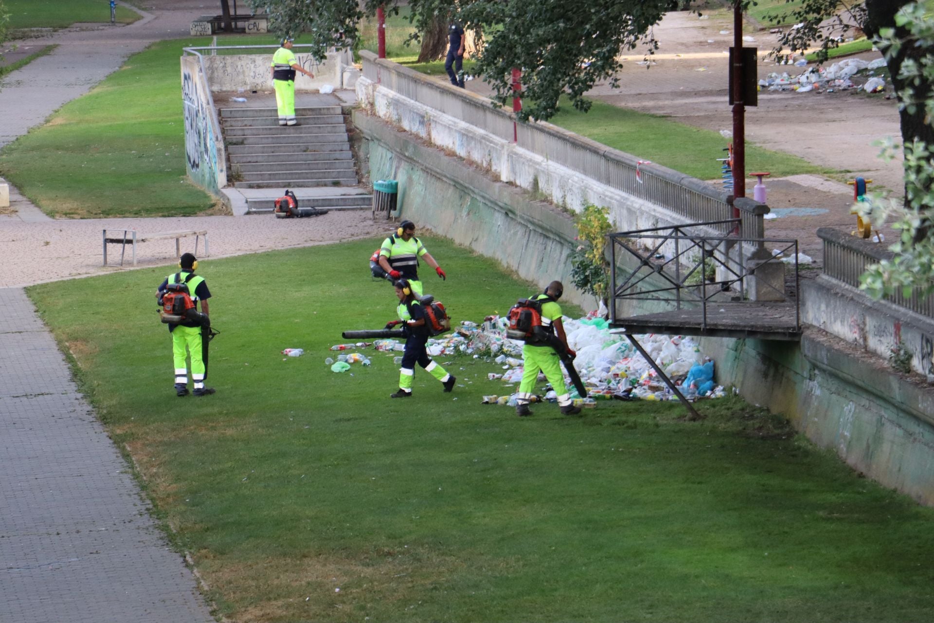 Las imágenes de la resaca de la noche de San Juan