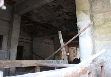 El edificio de Bodegas Armando en León donde vive un okupa desde hace semanas