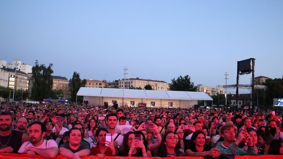 Las imágenes que capturan la magia del concierto de Leire en León
