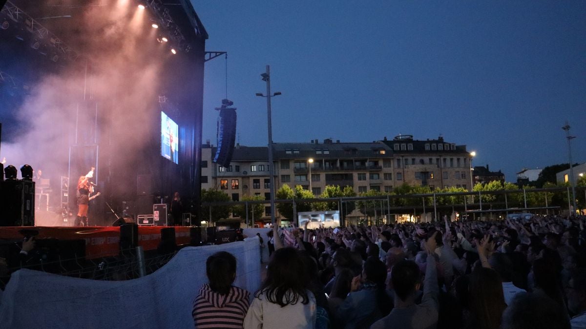Las imágenes que capturan la magia del concierto de Leire en León