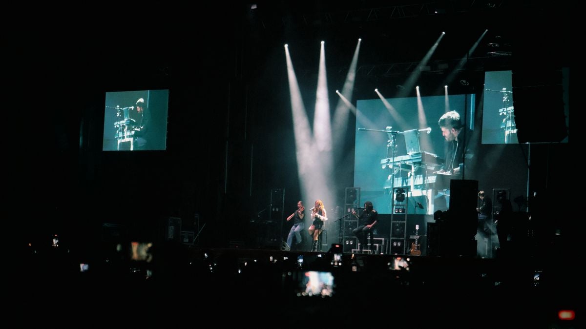 Las imágenes que capturan la magia del concierto de Leire en León