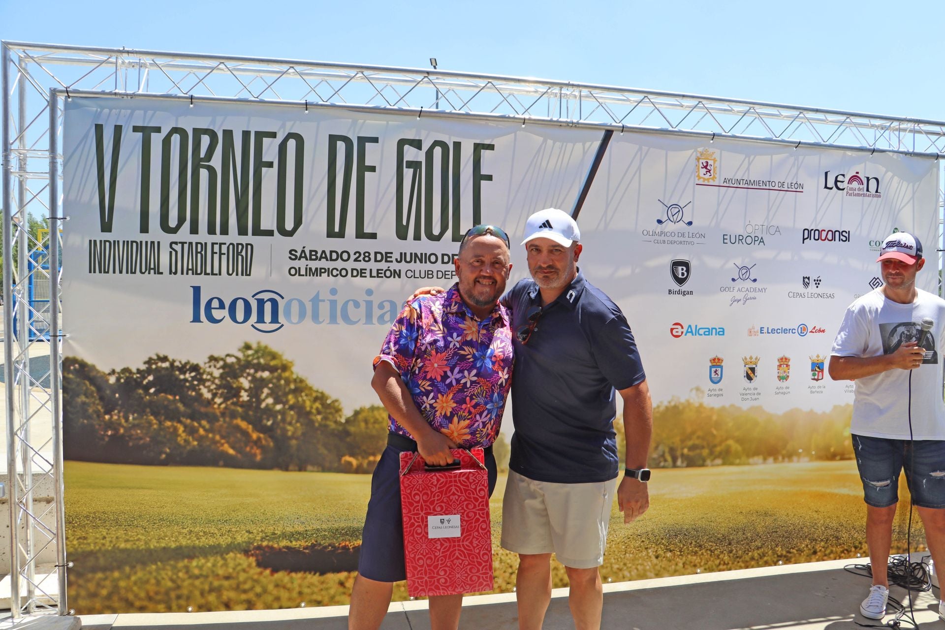 V Torneo de Golf de Leonoticias
