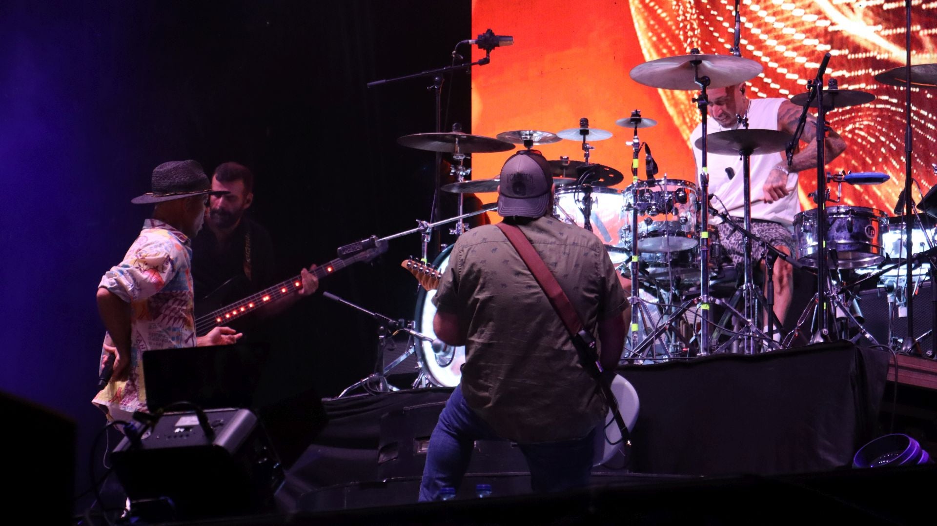 Las imágenes del concierto de Efecto Pasillo en León