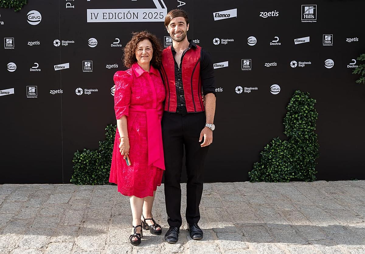 David González (D), en la entrega del Premio Joven Talento de Animal's Health.