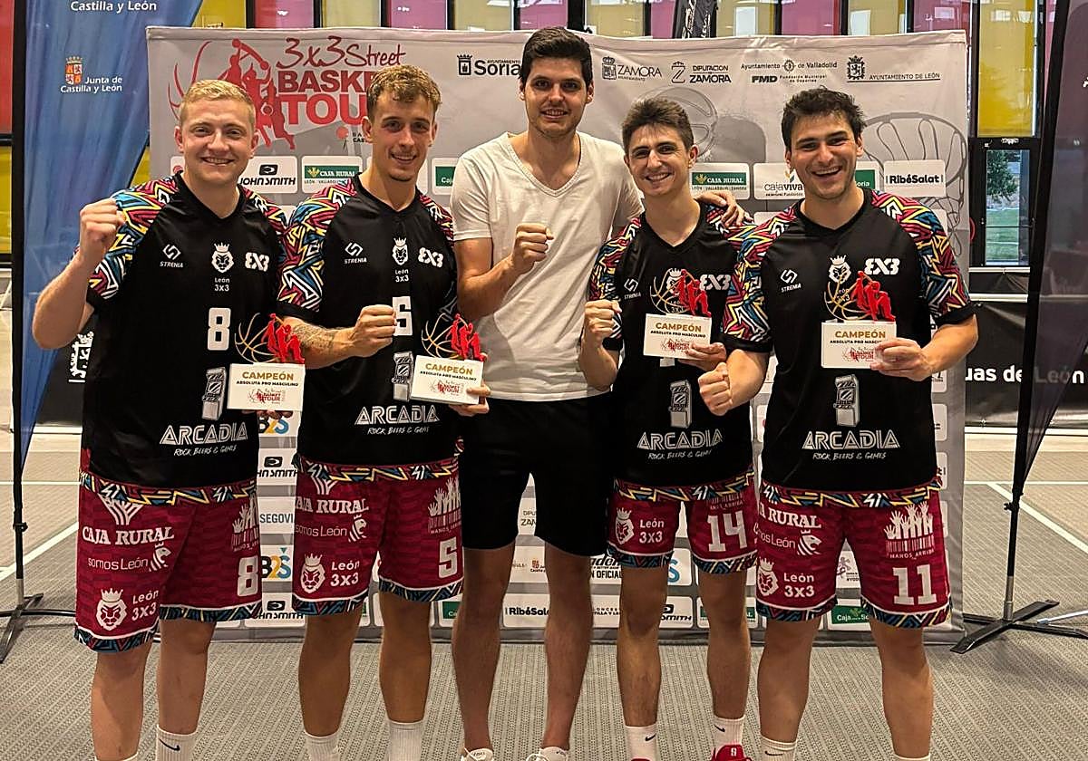 Los integrantes del León 3x3 Baloncesto Villacelama.