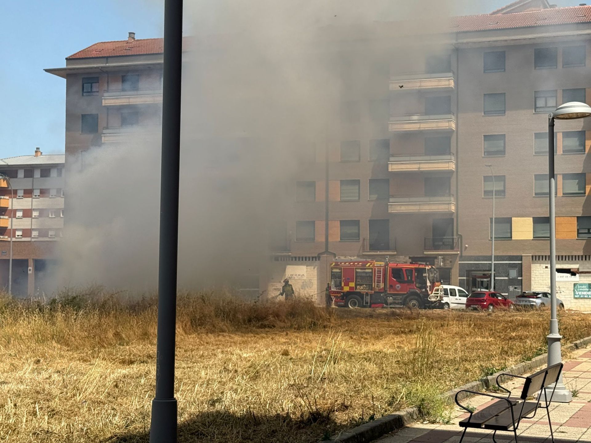 Incendio de un solar en La Palomera