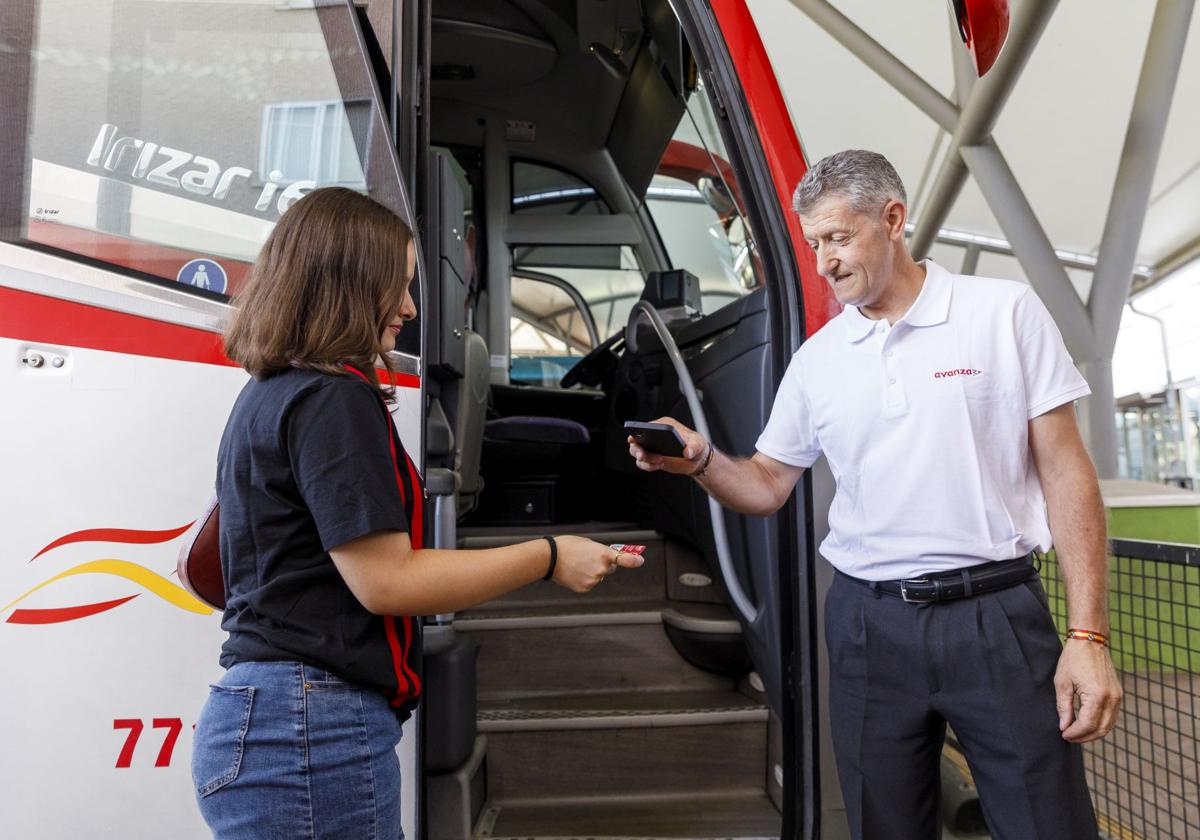 La estación de autobuses de Segovia, escenario del arranque del transporte público