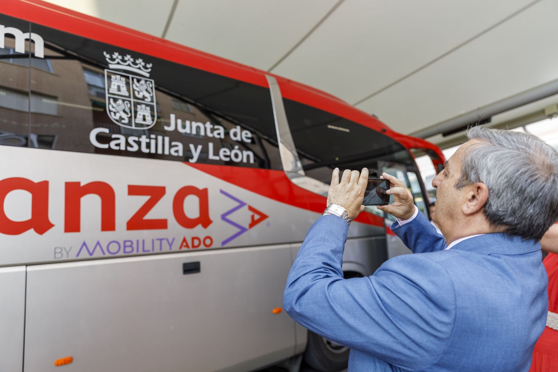 La estación de autobuses de Segovia, escenario del arranque del transporte público