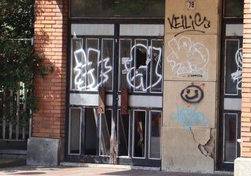 El antiguo laboratorio veterinario de León ahora okupado: «No sabemos qué ocurre ahí dentro»