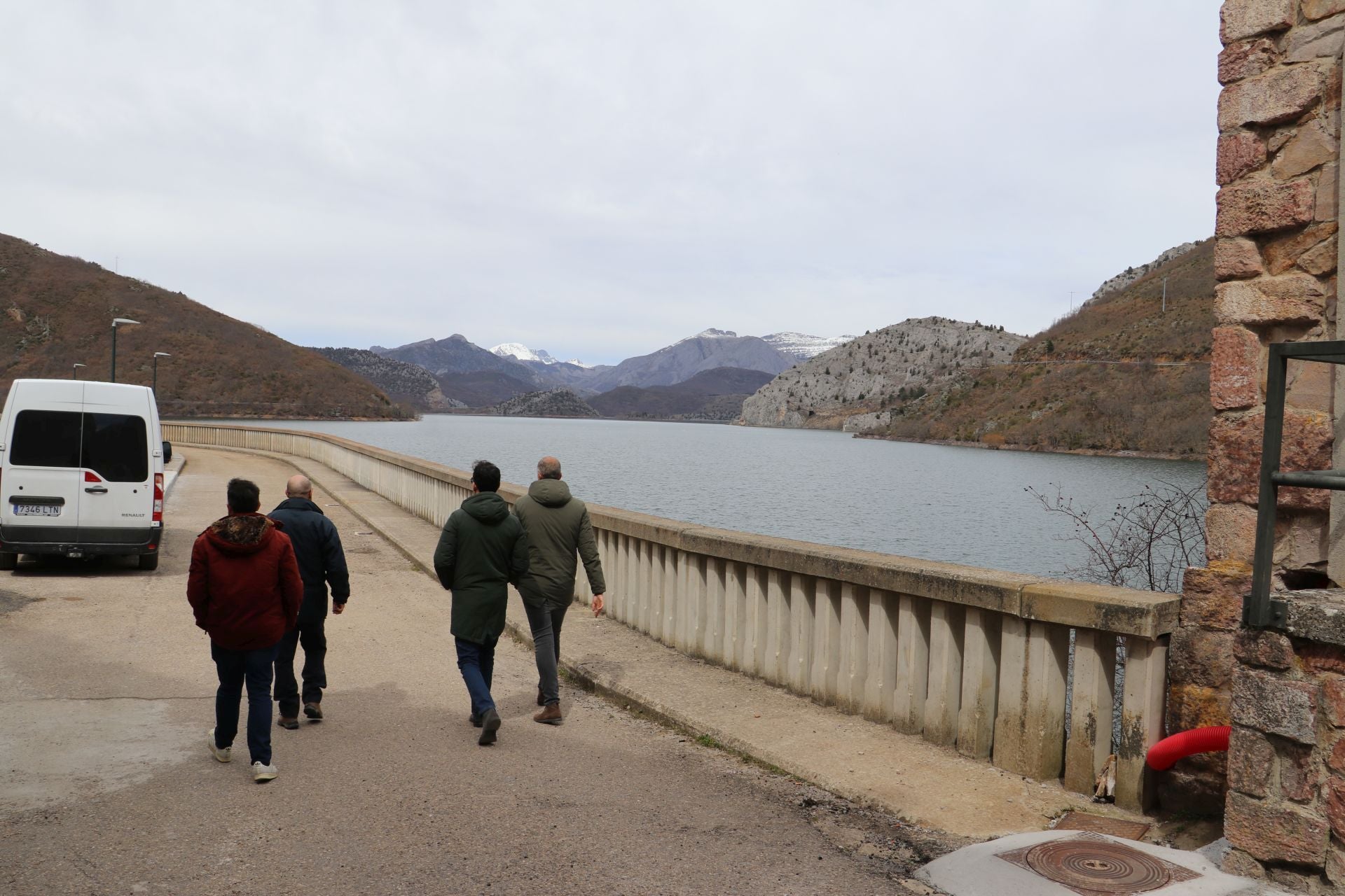 Así es la presa y el embalse leonés de Barrios de Luna