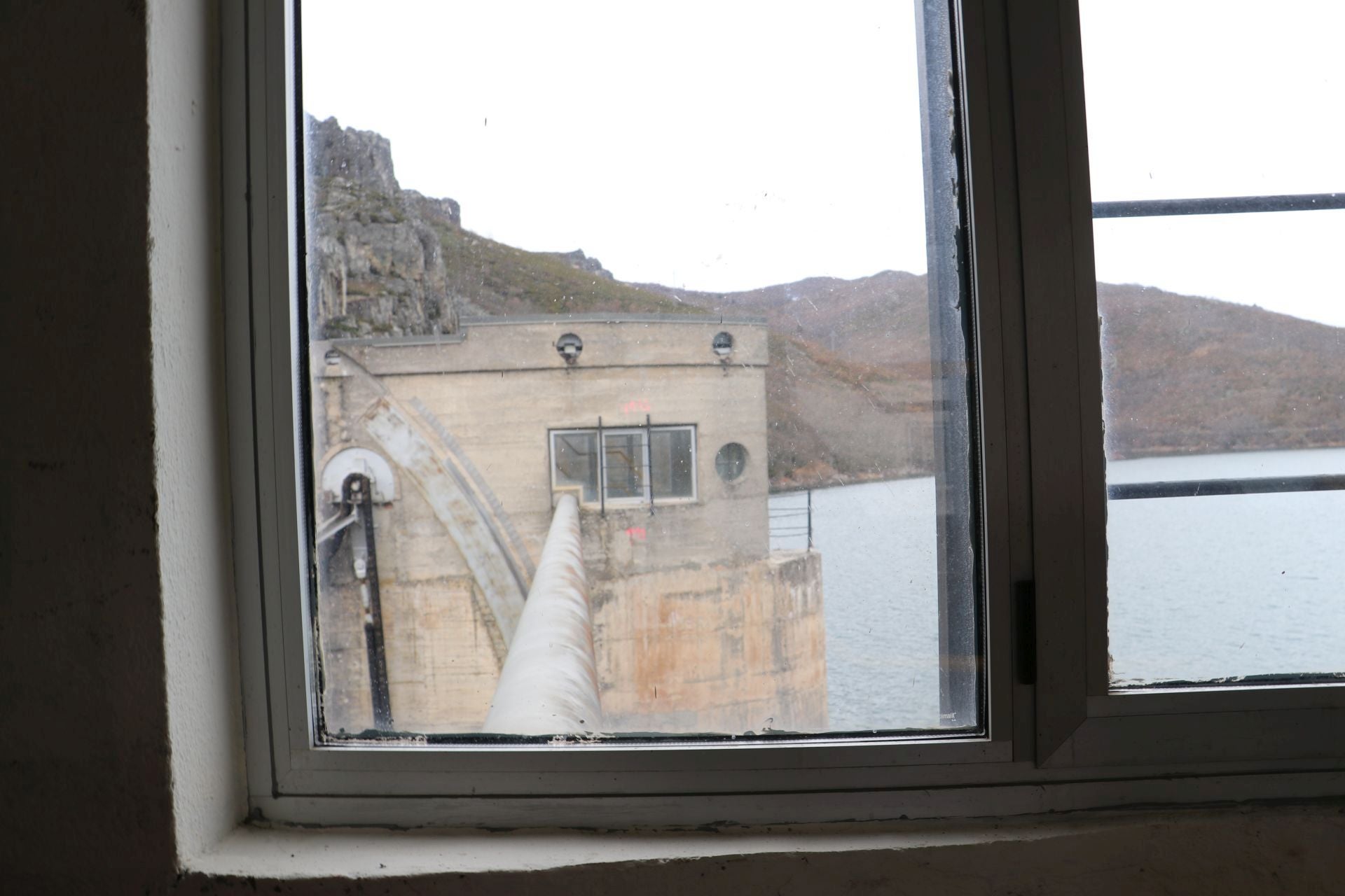 Así es la presa y el embalse leonés de Barrios de Luna