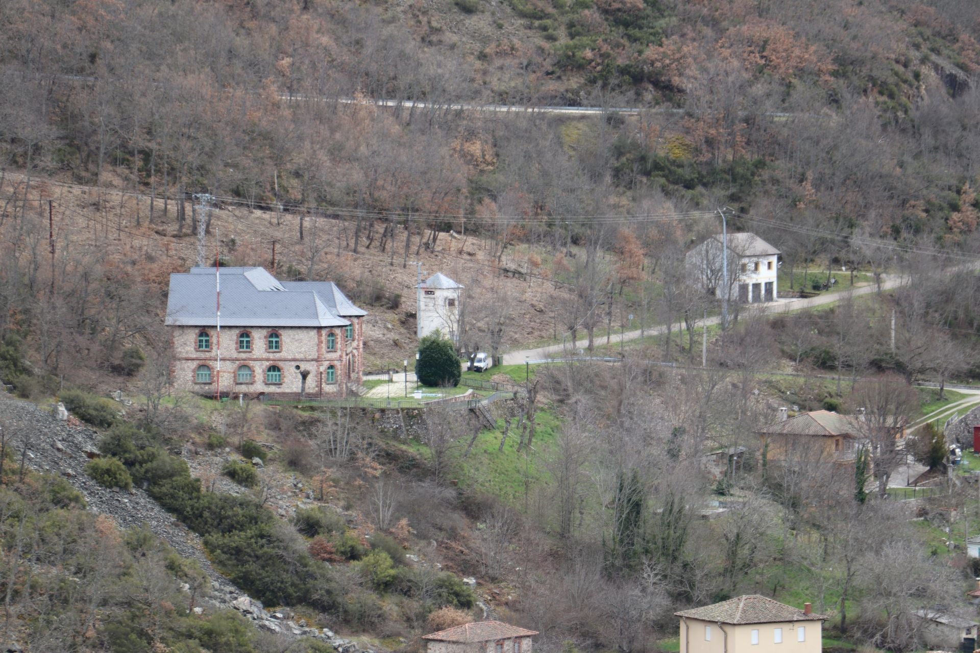 Así es la presa y el embalse leonés de Barrios de Luna