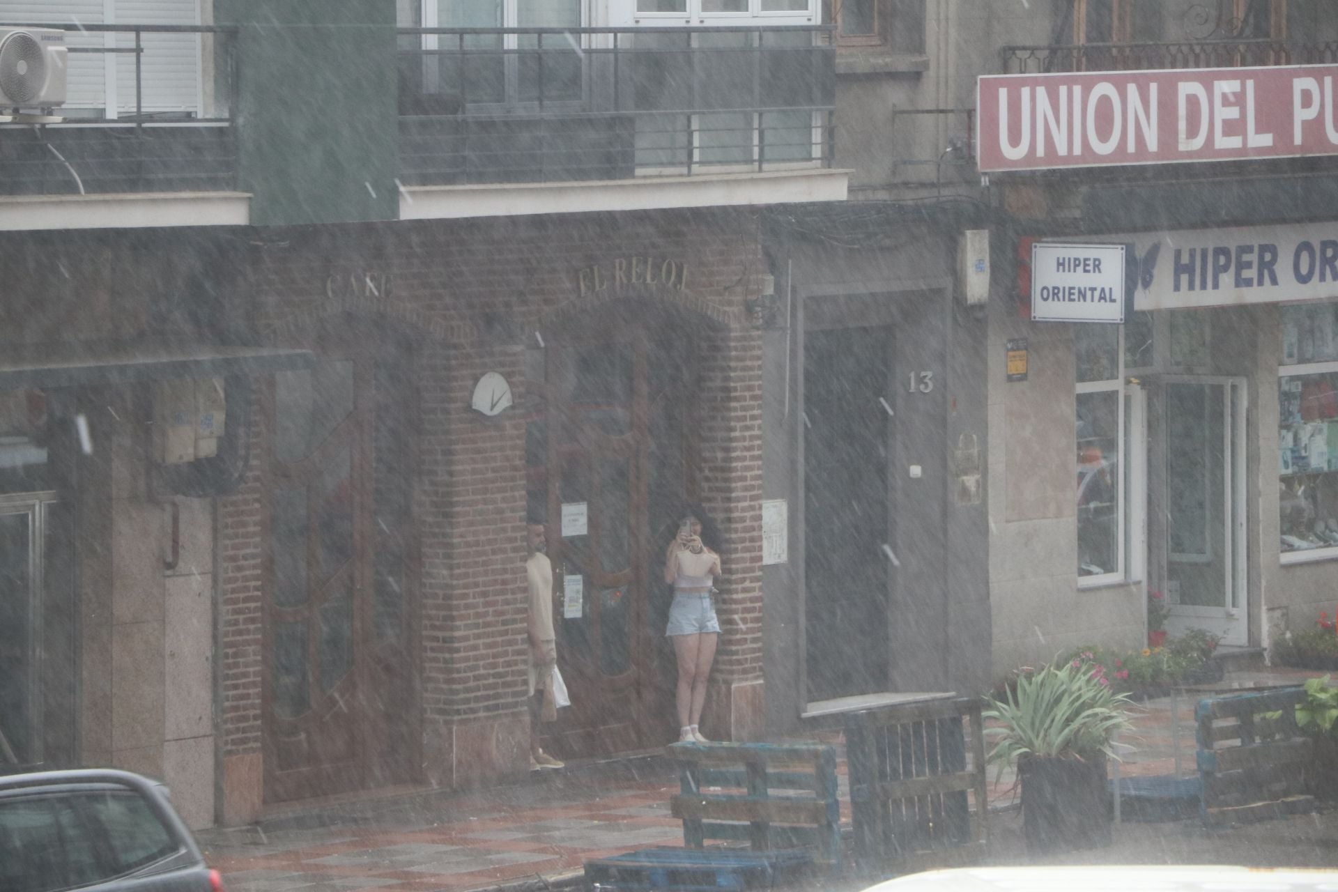 Las imágenes de la espectacular tormenta de granizo que ha caído en León