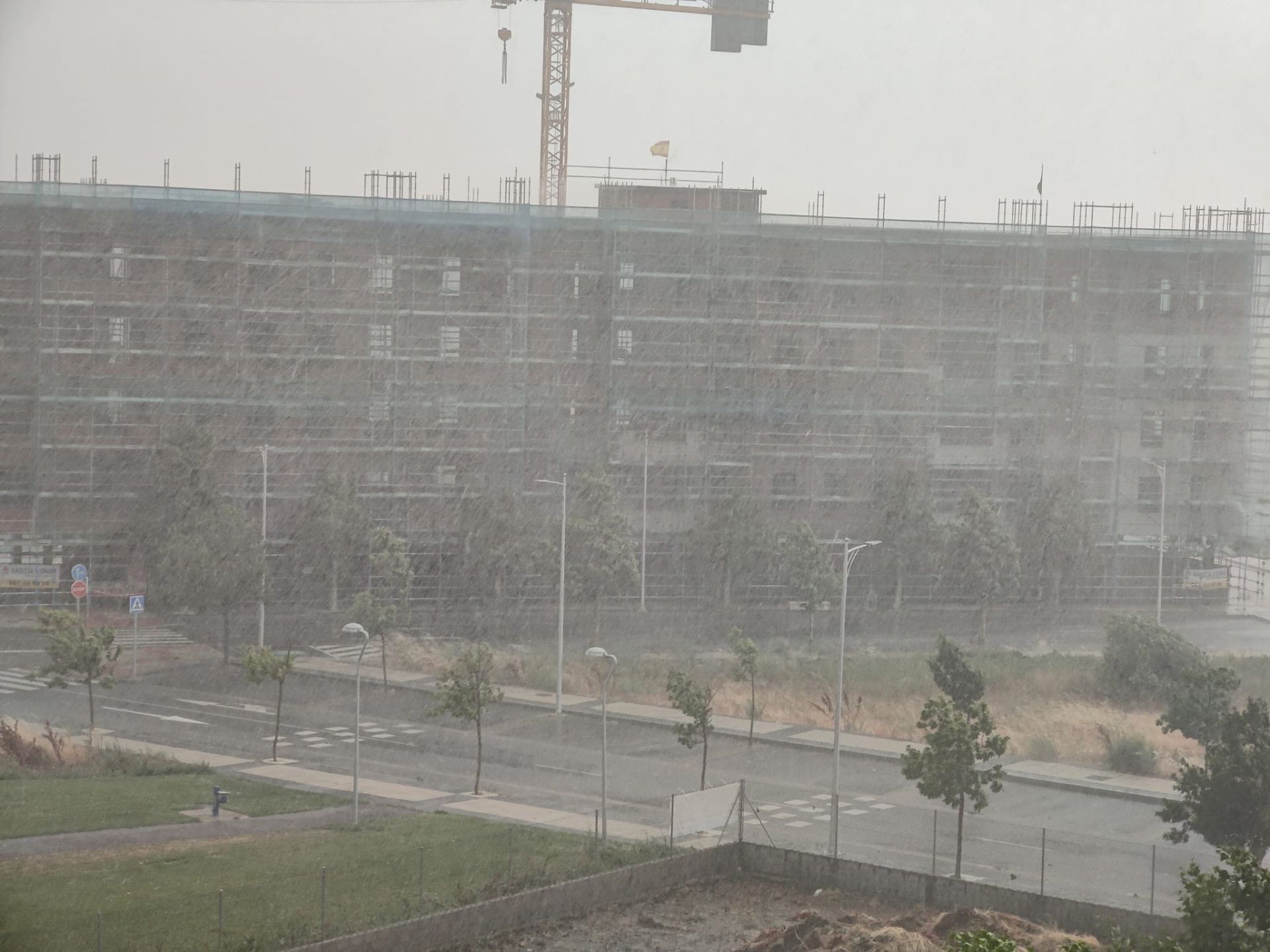 Las imágenes de la espectacular tormenta de granizo que ha caído en León