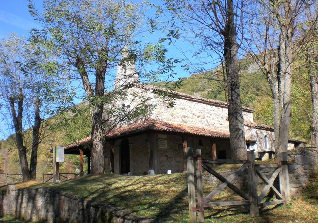 Ermita del Roblo. La trilogía: ermita; puente y molino aparece en muchos sitios históricos.
