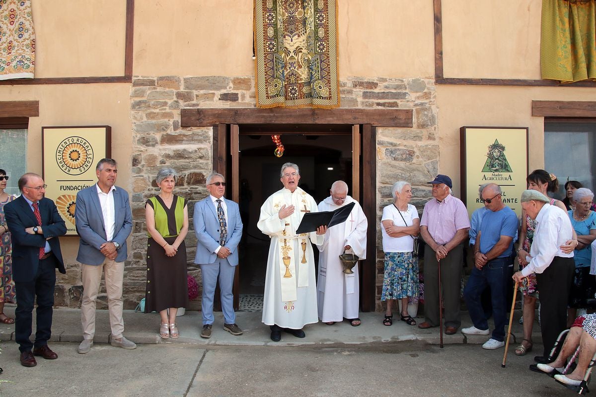 Inauguración de la sede de la Fundación Renacimiento Rural Leonés