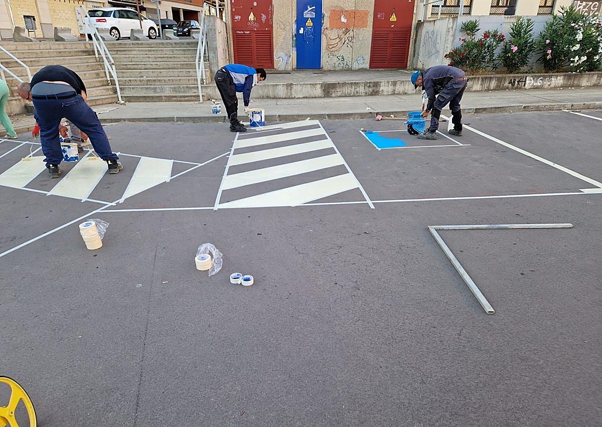 Imagen secundaria 1 - Ya no hay dudas en el parking del Melgar: 166 plazas recién pintadas