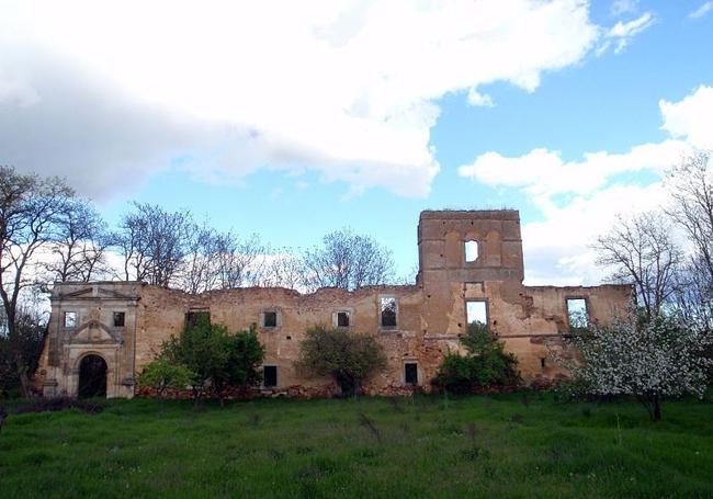 Ruinas del Monasterio de Santa María de Nogales en San Esteban de Nogales.
