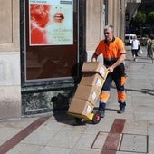 Trabajador al sol con altas temperaturas.