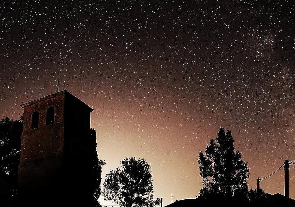 Las Lágrimas de San Lorenzo cayendo sobre Caposagrado.