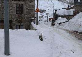 Localidad de Torrestío, tras una nevada.