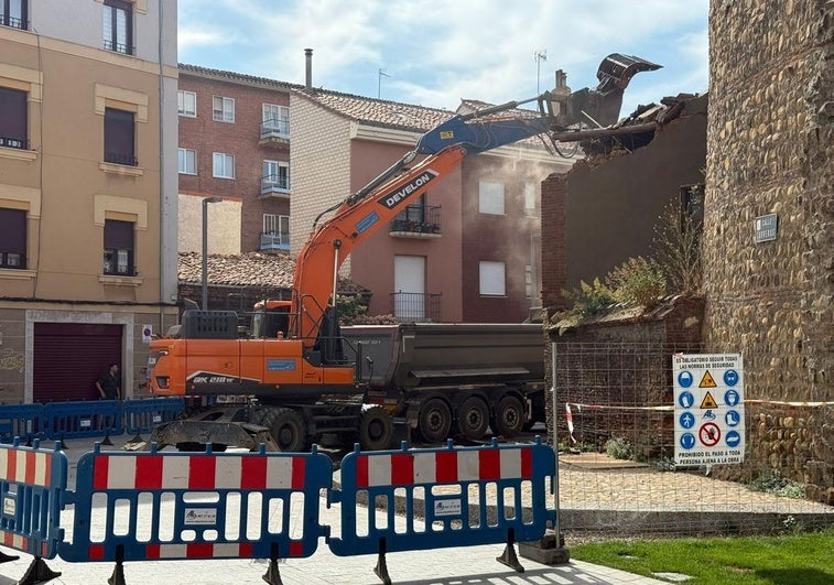Adiós a la última casa en ruinas del paseo peatonal junto a la muralla de León