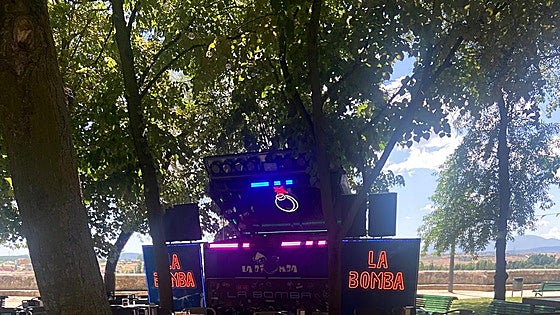 Multitudinario festival 'Street Food: Ginebra y Vermut' en Astorga