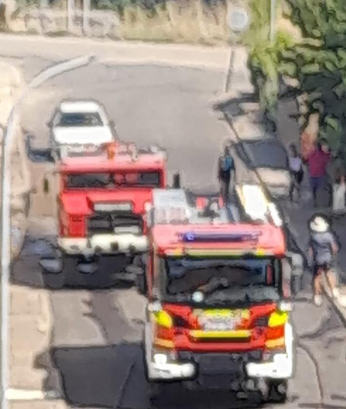 Imagen secundaria 2 - Imágenes del incendio.