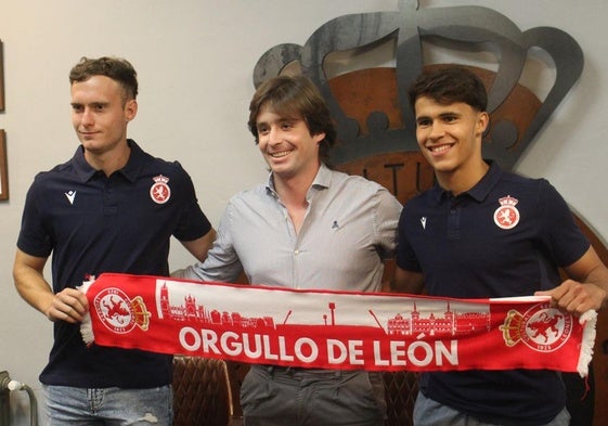 Rafa Tresaco, José Manzanera y Juan Larios en la presentación.