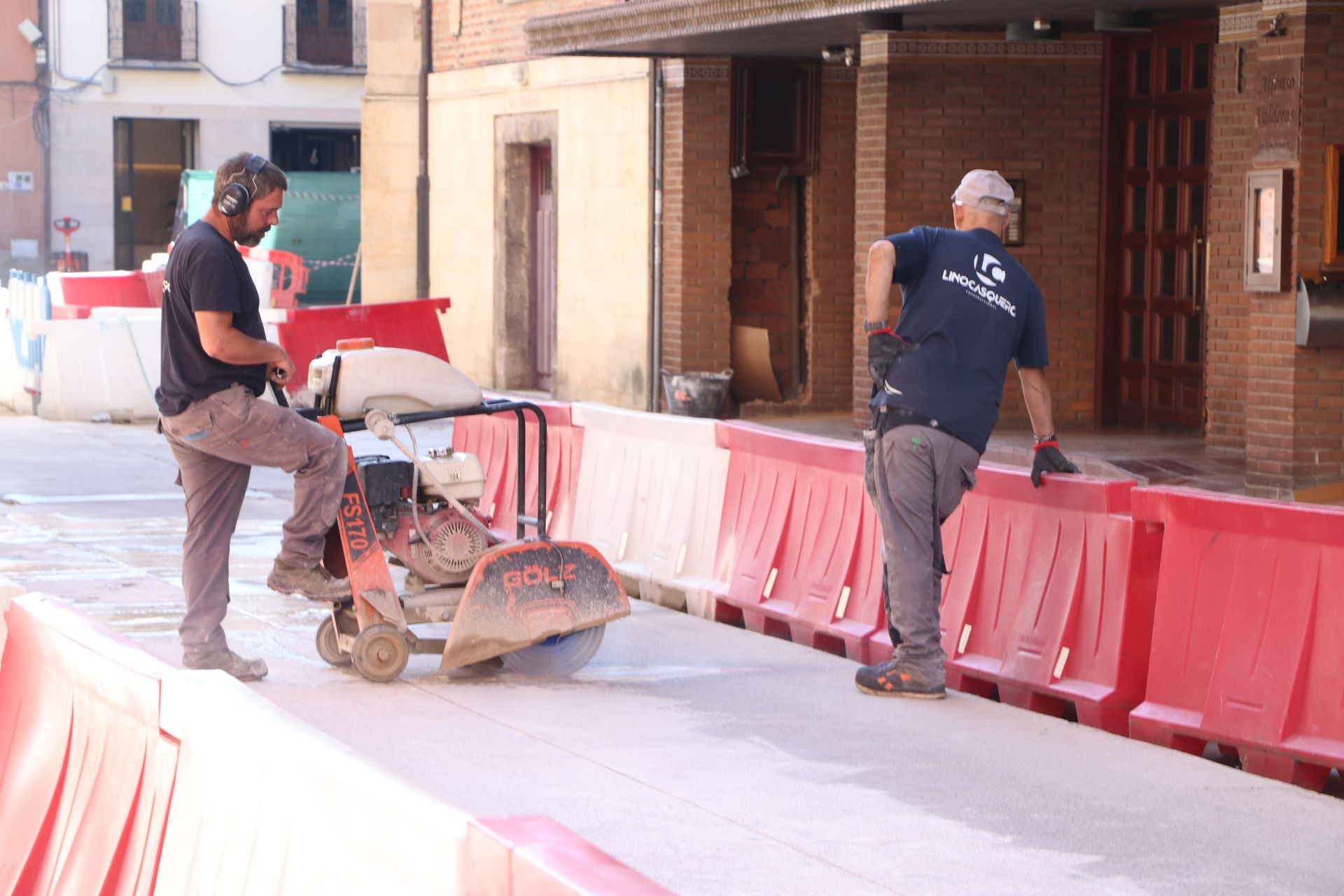 Las imágenes de la retirada de la plataforma en Arco de Ánimas