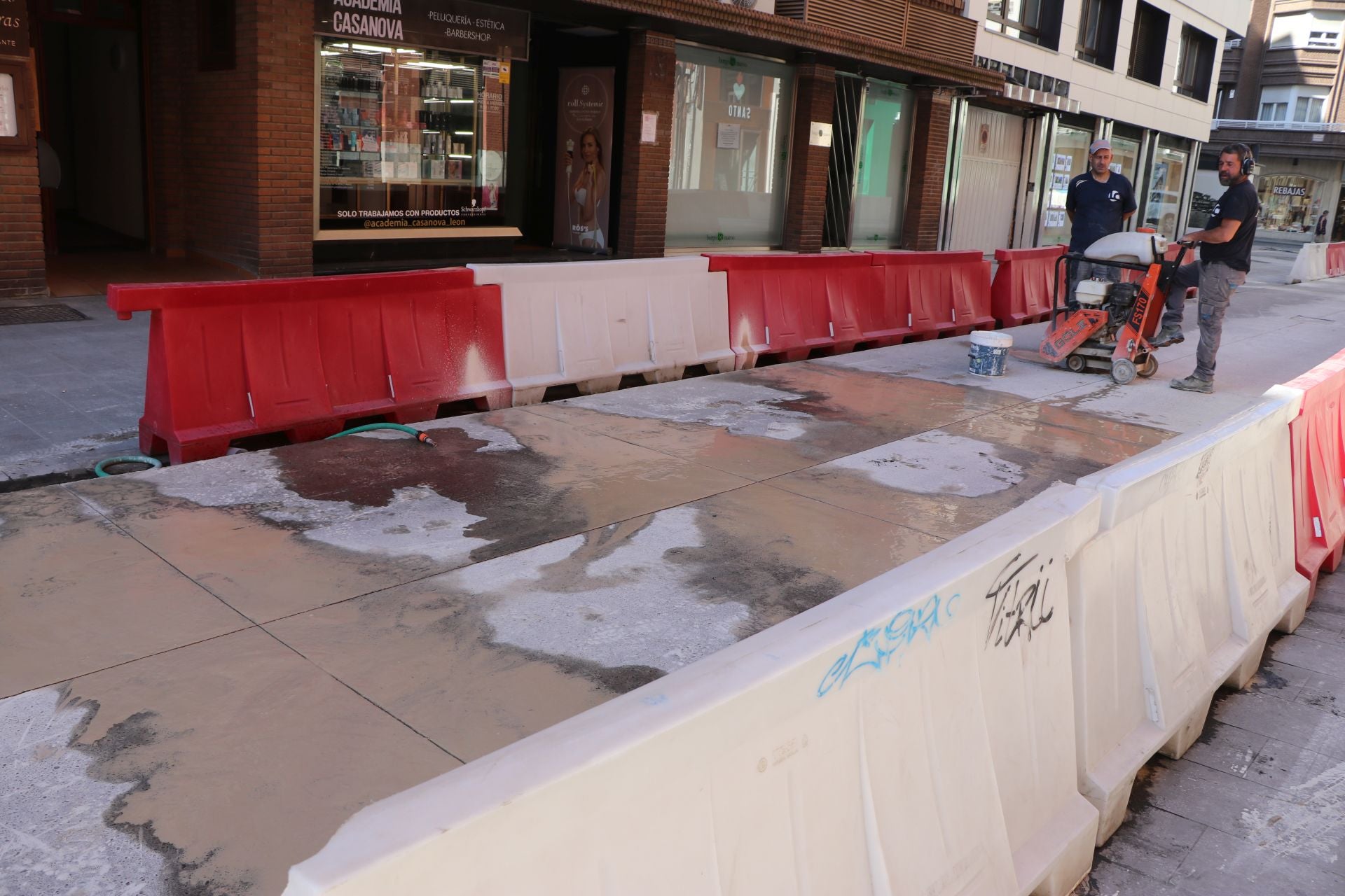 Las imágenes de la retirada de la plataforma en Arco de Ánimas