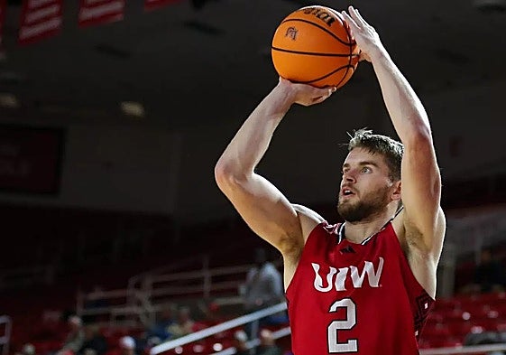 Dylan Hayman, nuevo alero de la Cultural.