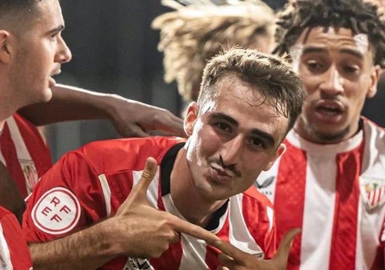 El centro del campo de la SD Ponferradina se refuerza con el fichaje de Eneko Aguilar