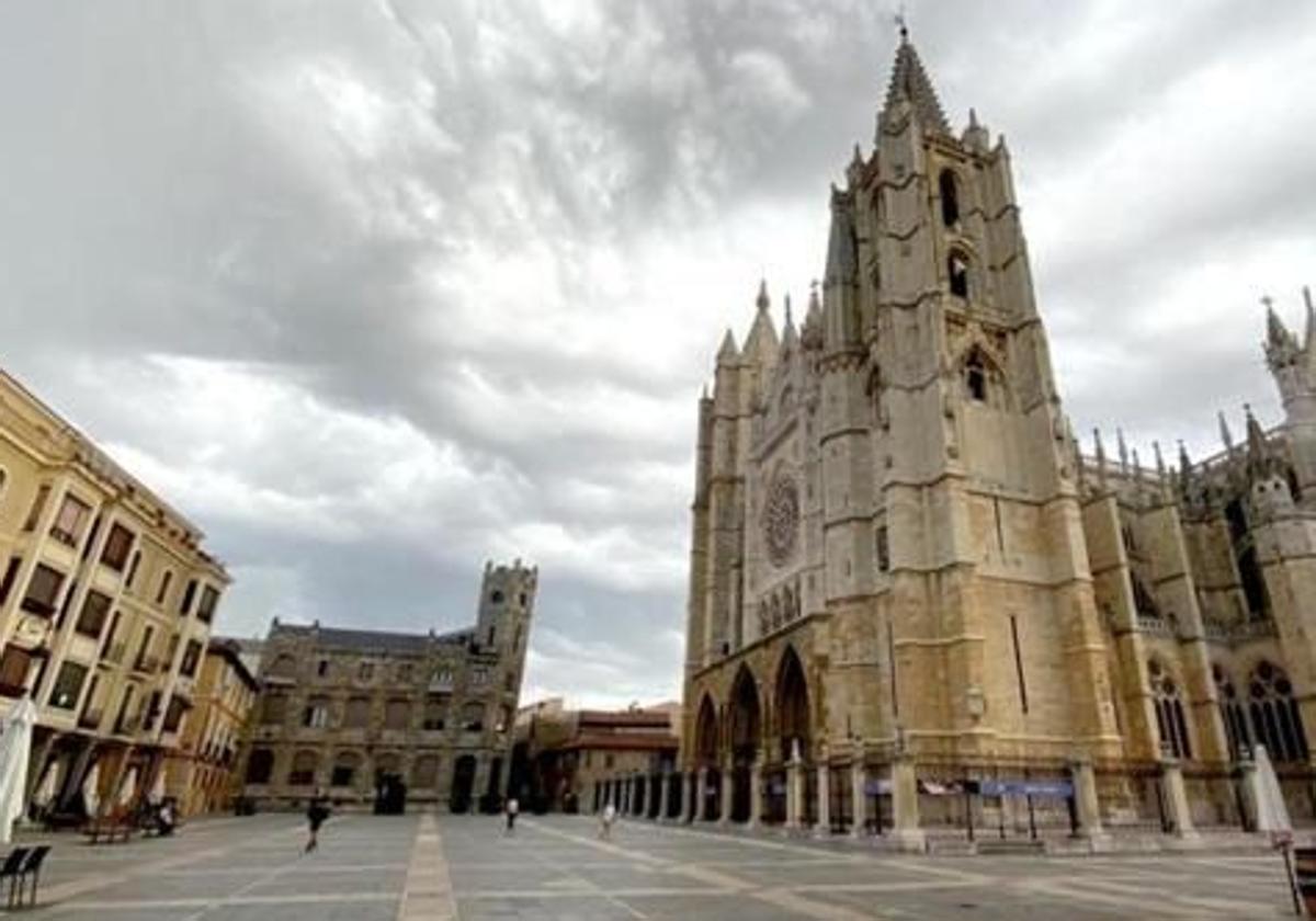 Cielos nublados en la ciudad de León.
